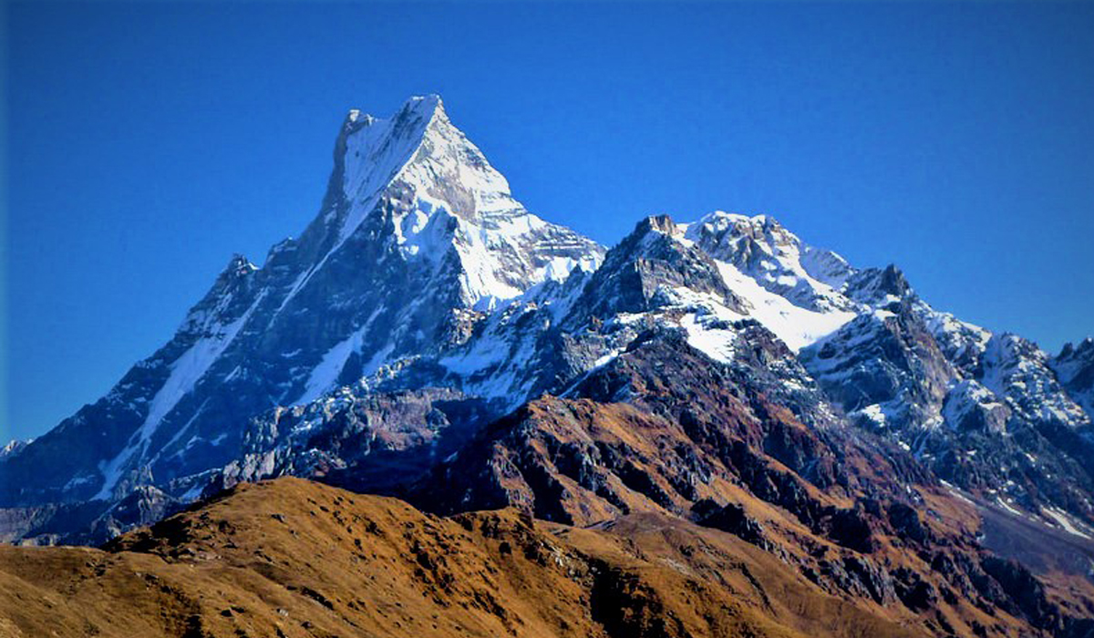 सेताम्मे हिमाल किन कालो हुँदैछ ?
