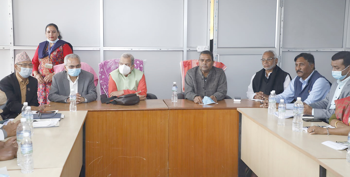 एकताताका लिइएको तस्वीर