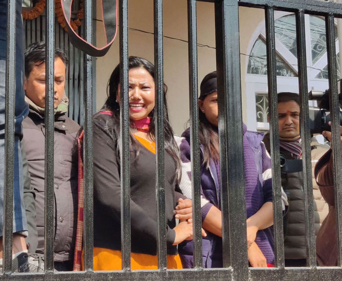 झाँक्रीलाई अविलम्ब रिहा गर्न प्रचण्ड-माधव समुहकाे माग
