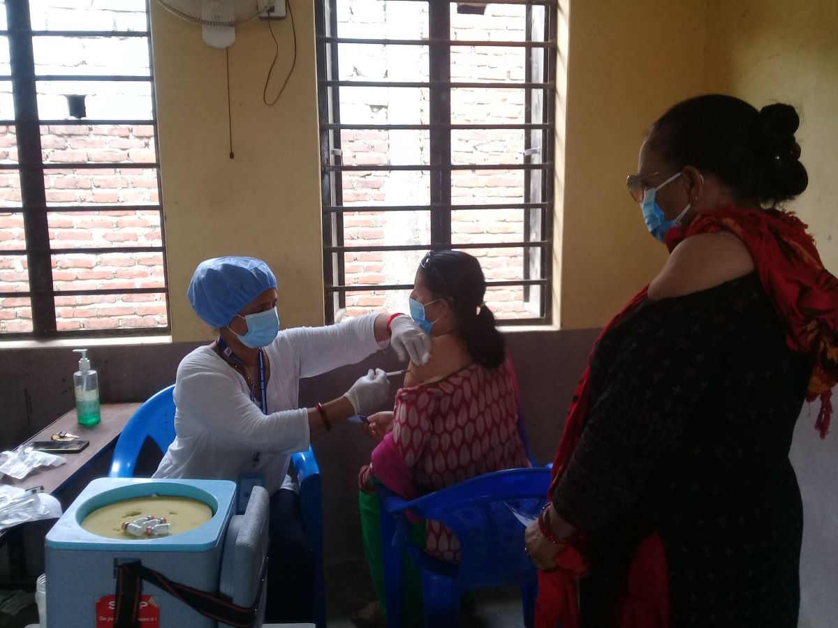 रुपन्देहीको दक्षिणी भेगमा खोपबारे भ्रम फैलियो, मर्चवारमा ३० प्रतिशतले मात्र लगाए खोप