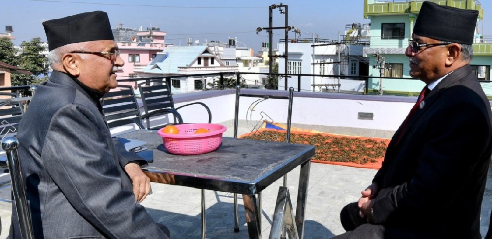प्रधानमन्त्री प्रचण्ड र एमाले अध्यक्ष ओलीबीच बालकोटमा भेटवार्ता