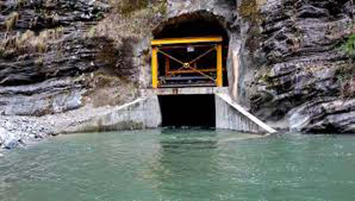 काठमाडौंकाे धारामा पठाइयाे मेलम्चीको पानी