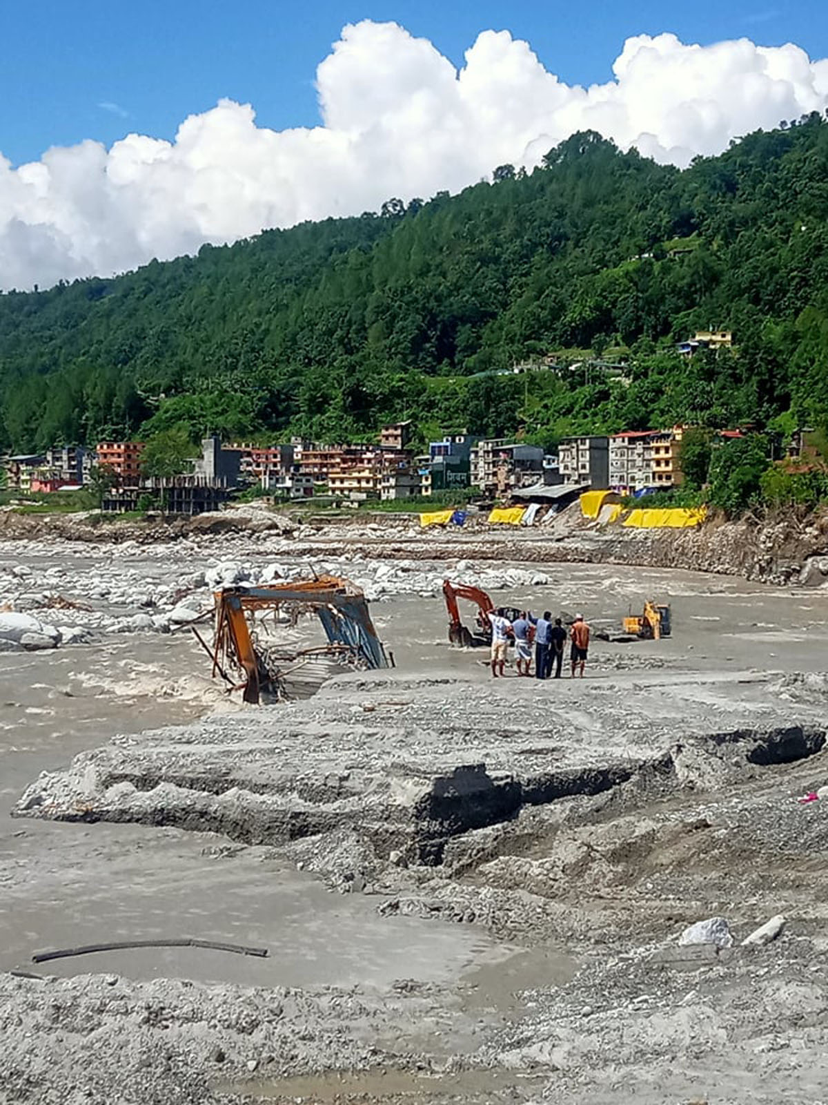 प्रधानमन्त्री ओली हेलम्बु क्षेत्रमा