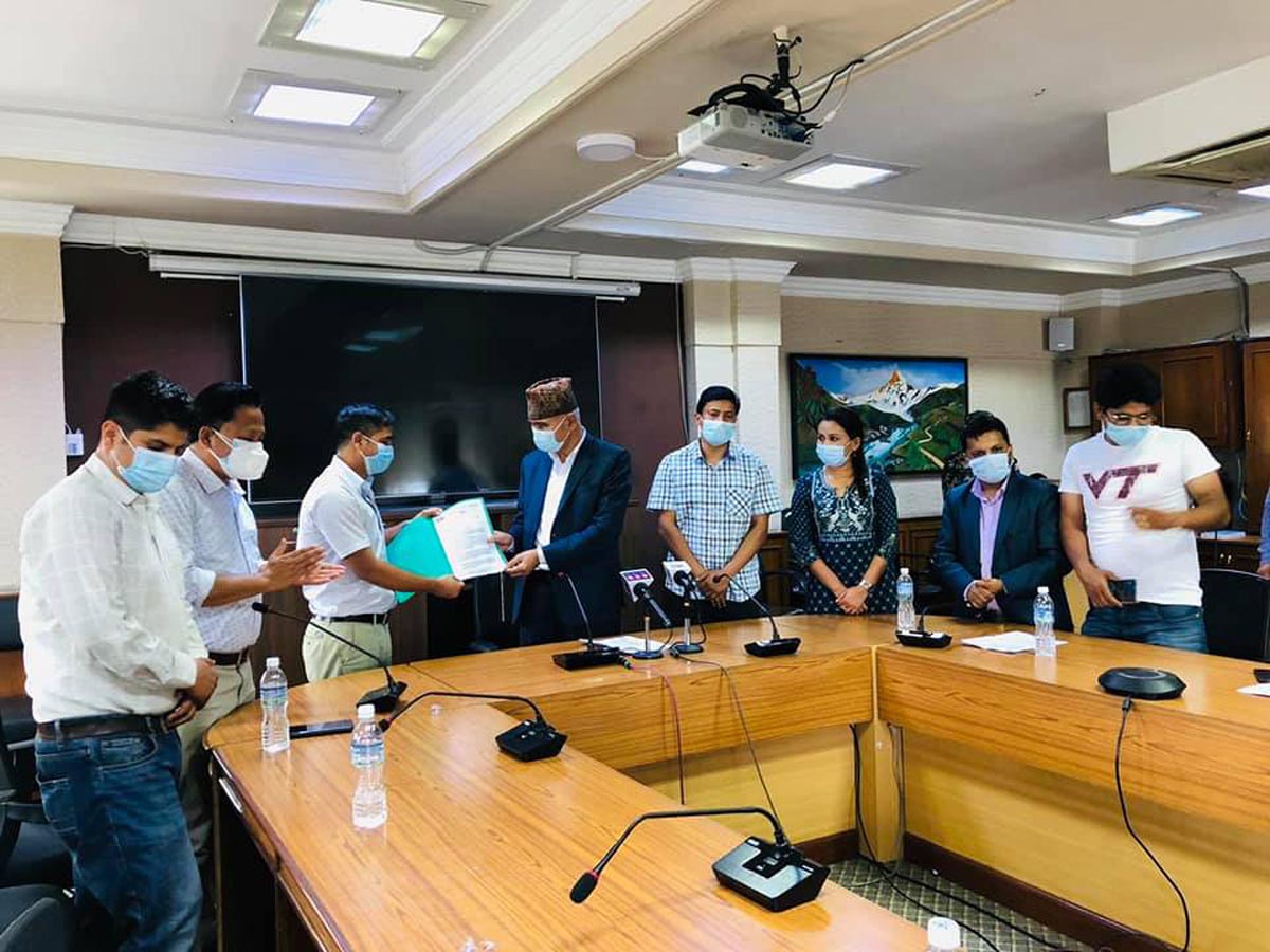 प्रमाणपत्र धितो राखेर रु २५ लाख ऋण दिने कार्यक्रम कार्यान्वयनमा जोड