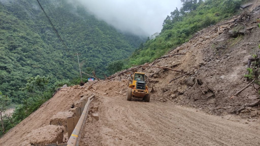 पहिराको जोखिम बढ्दै, बाढीको जोखिम घट्दै