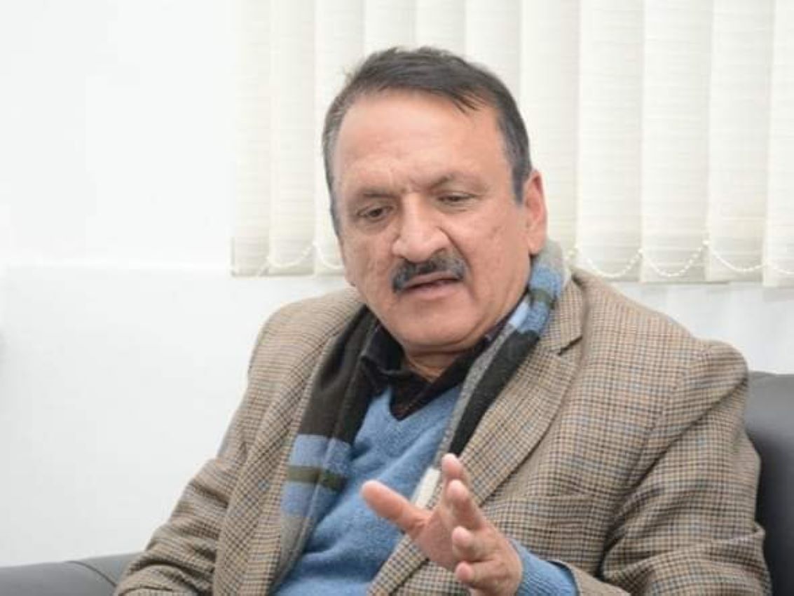 सरकारले संयमित भएर काम गर्नुपर्छ : डा महत