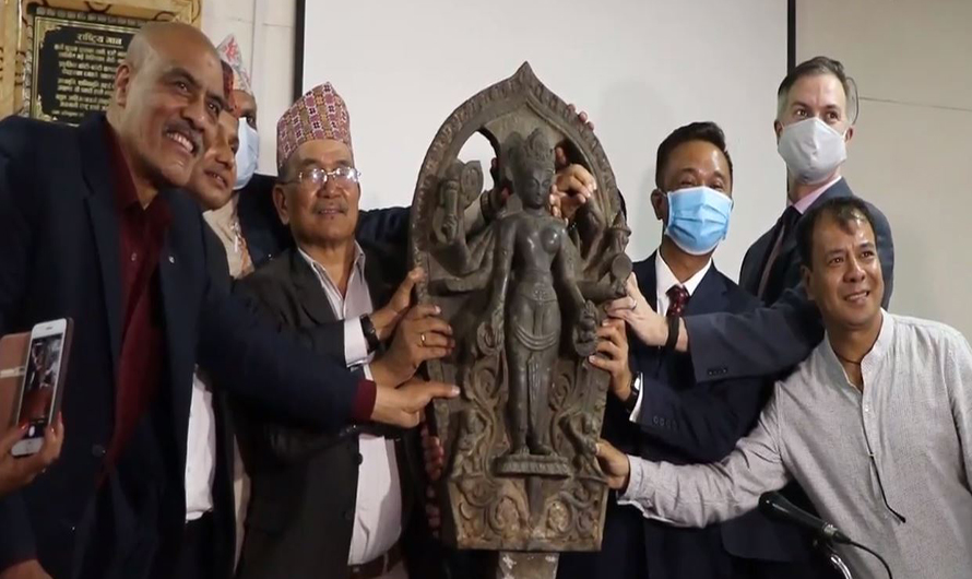 हराएको ३७ वर्षपछि फकिएको मूर्ति हस्तान्तरण