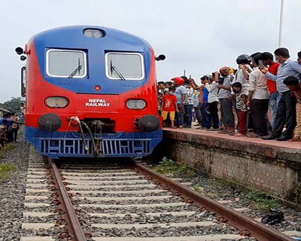 कानूनको नहुँदा चलेन रेल