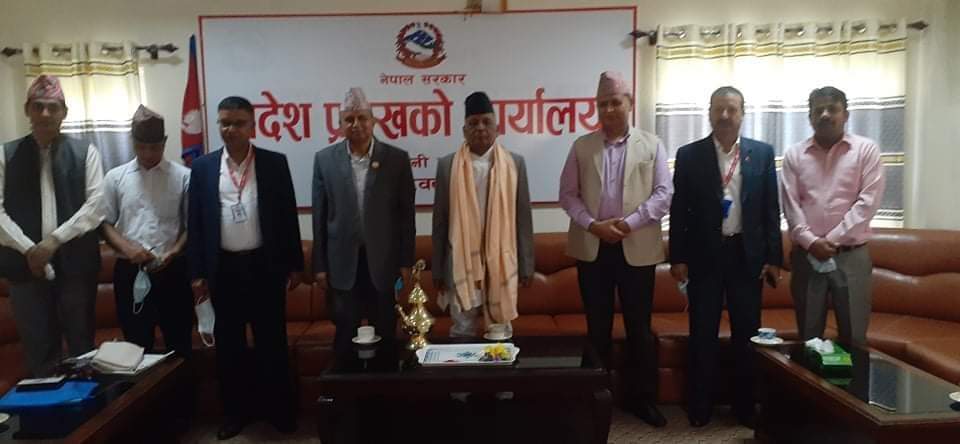 देउवा सरकारले पदमुक्त गरेका प्रदेश प्रमुख यादवको बिदाई