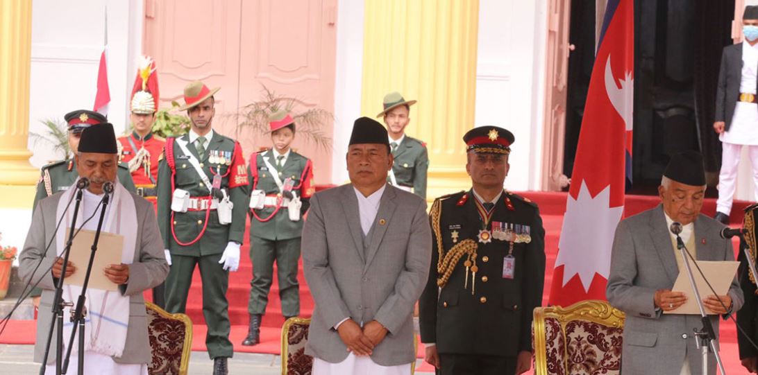 उपराष्ट्रपति यादवले लिनुभयो पद तथा गोपनीयताको शपथ