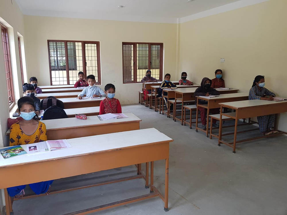 बालबालिकालाई ज्वरो आएपछि विद्यालय बन्द