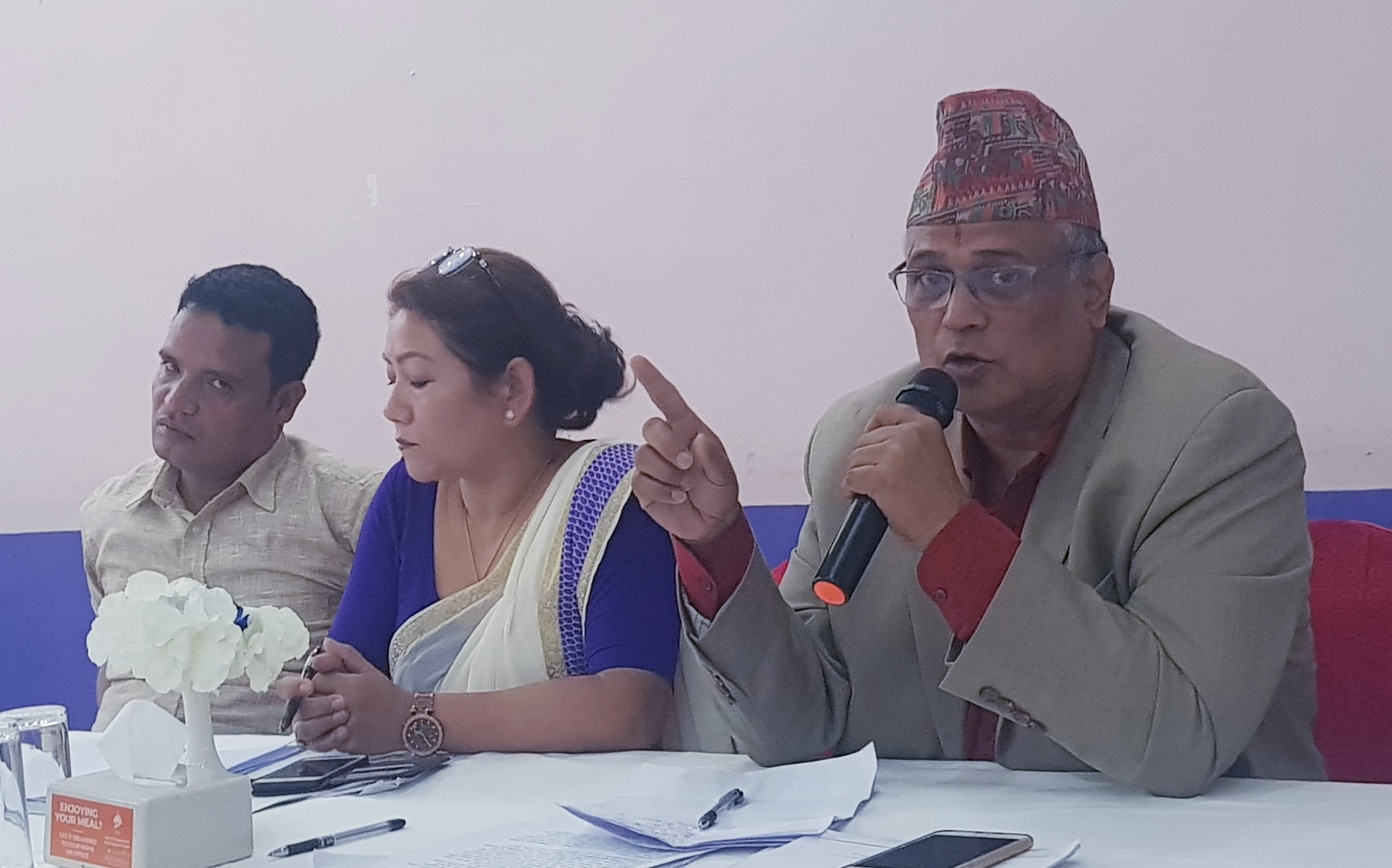 एनआरएनए विवाद : निवेदनकर्ता भन्छन्- धाँधलीको सुनुवाइ नभएपछि बाध्य भएर परराष्ट्र मन्त्रालय पुग्यौं 