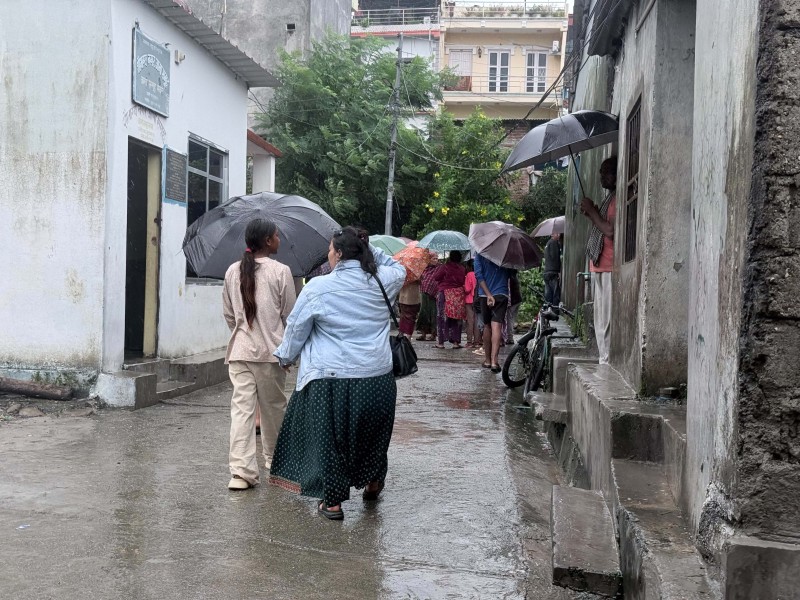 तिनाउमा जलसतह बढ्दै, नदी किनारका १५ जनालाई सुरक्षित स्थानमा सारियो